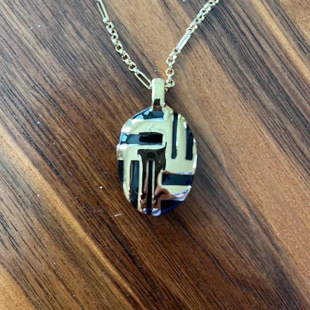 Kate Spade pendant NWT and dust bag - Picture 3 of 5